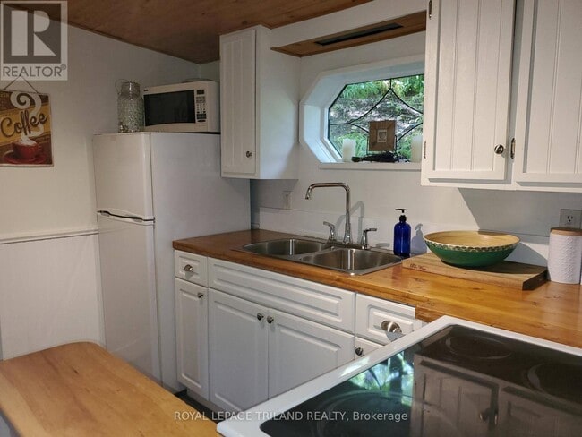 Photo - 477 Dover Pl