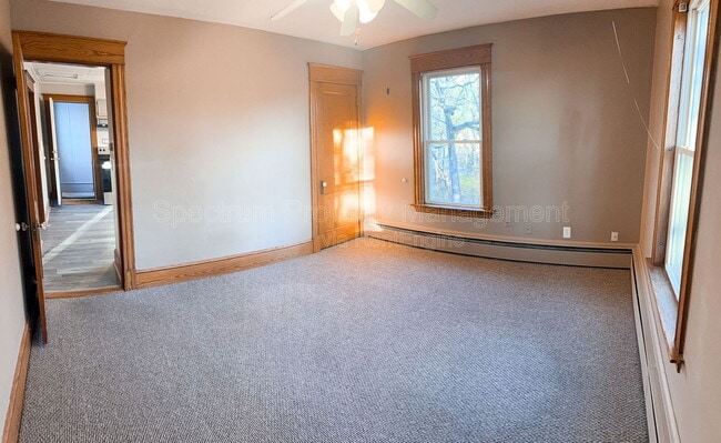 Photo - 584 Pleasant St