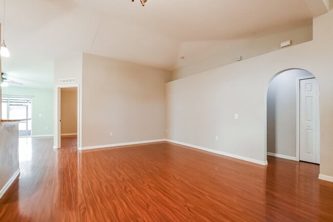 Photo - 2127 Aitkin Loop