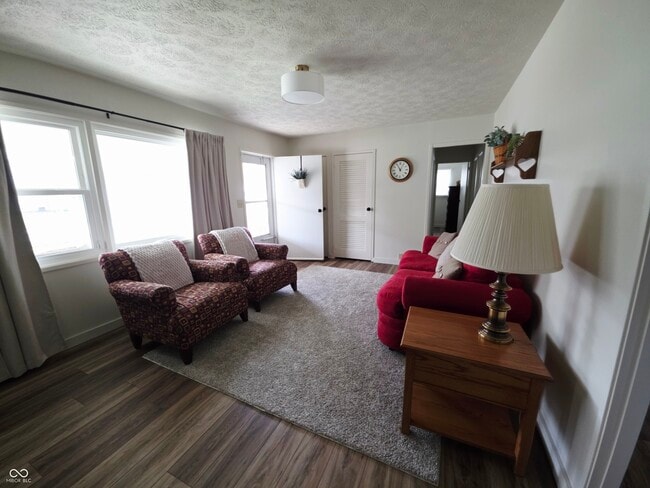 Photo - 806 Harney Dr