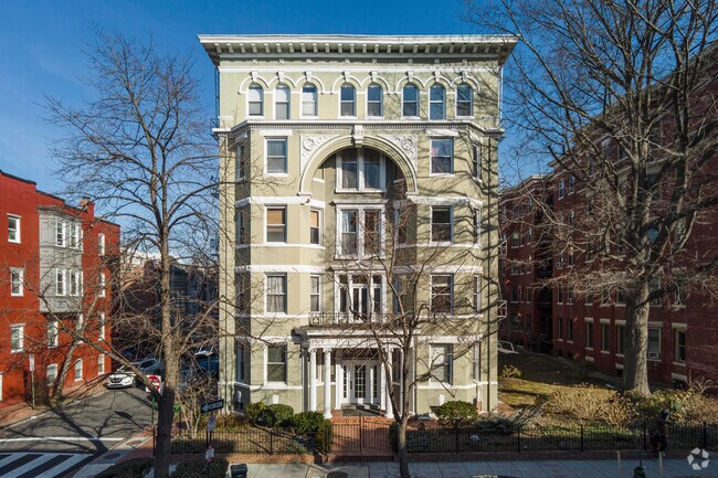 Photo - The Gladstone Apartments