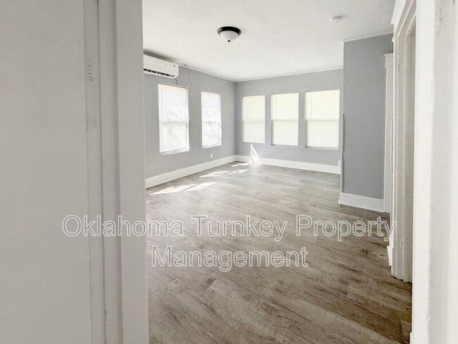 800 N Taft Ave