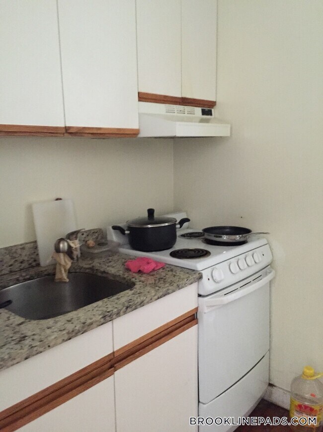 Photo - 208 Winthrop Rd Unidad 37