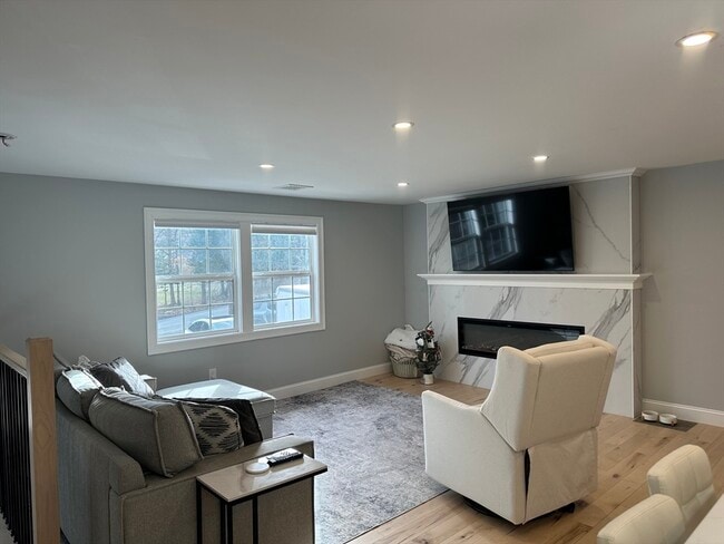 Photo - 456 Parsonage St