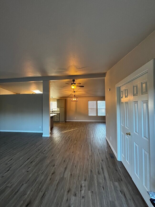 Photo - 208 N Central St