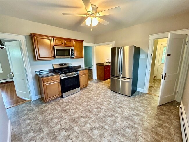 Building Photo - 41 Harrington Ave Unit 2 Rental