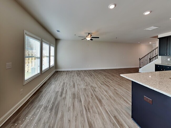 Photo - 123 Wayne Ln