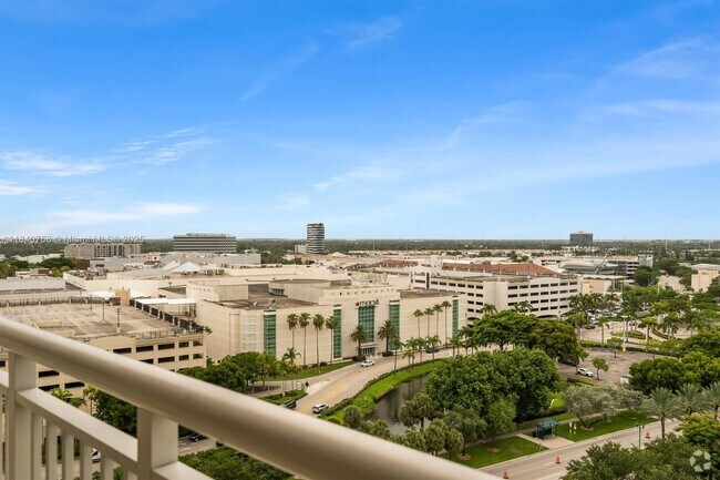 Building Photo - 19501 W Country Club Dr Unit 1410 Rental