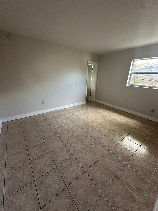 Building Photo - 775 Snead Cir