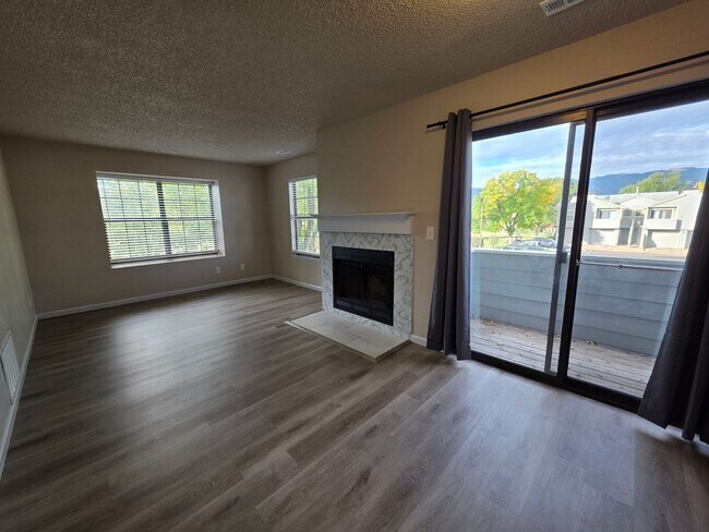 Photo - Amazing 1 Bed 1 Bath Condo With Stunning Mountain Views!!