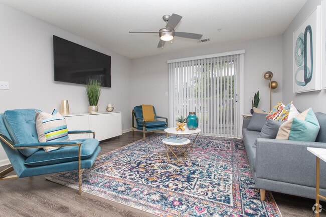 2BR, 2BA - 1068SF