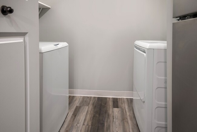 Photo - Waters Edge Apartments