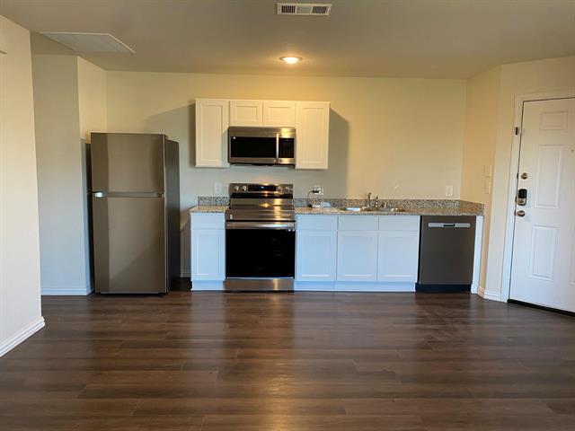 Photo - 2203 Henry St