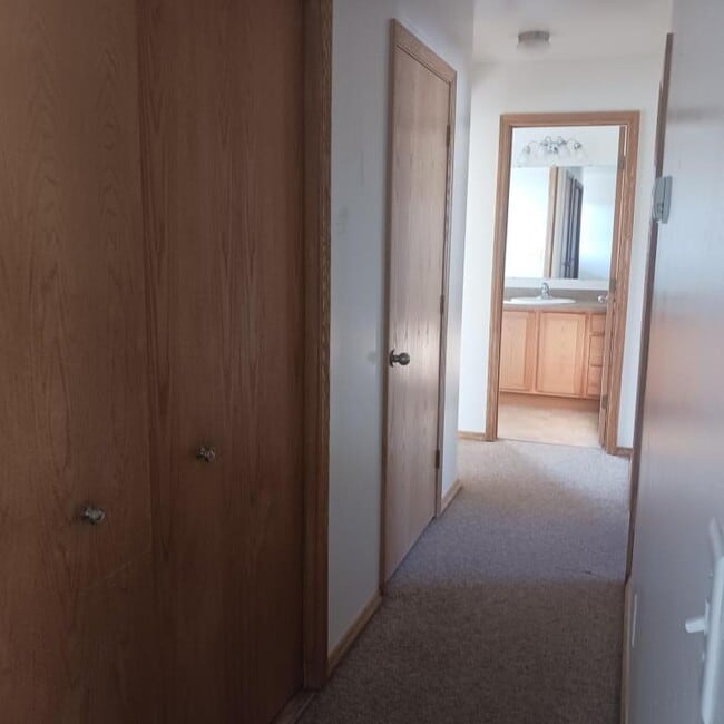 Photo - 805 E Riggs St