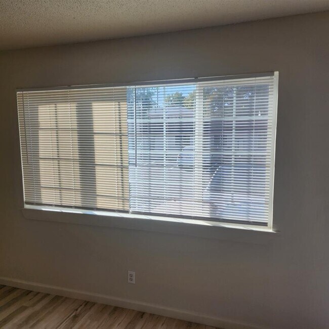 Photo - Town House Apartments