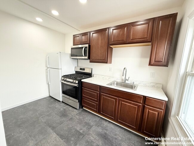 Building Photo - 49 Chestnut Ave Unit #3