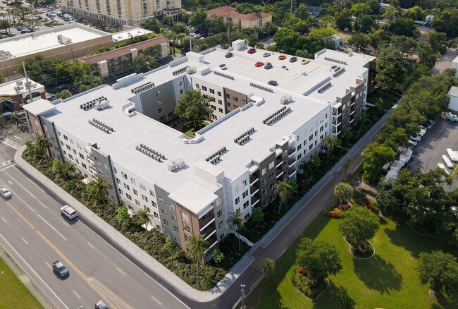 Building Photo - Aspire on 10th