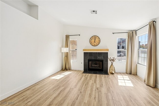 Photo - 7400 Queen Palm Dr