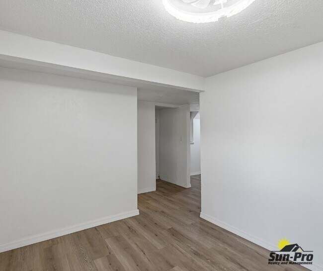 215 Live Oak Ave
