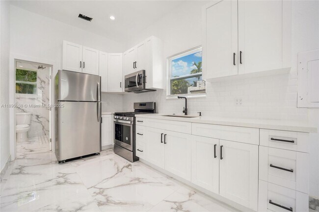 Photo - 2512 SW 14th St