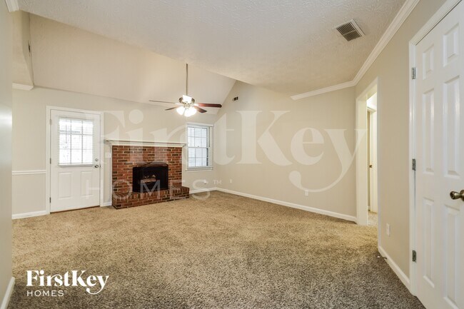 Photo - 2403 Windridge Dr NE