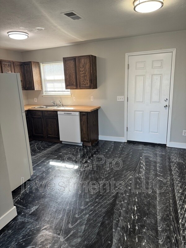 Photo - 128 Village Pl