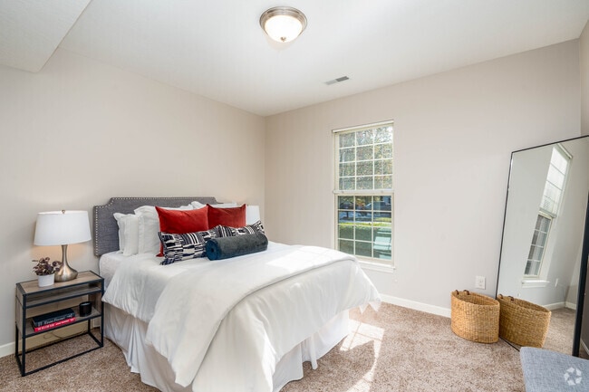 2BR,2BA - 1092SF - Primary Bedroom