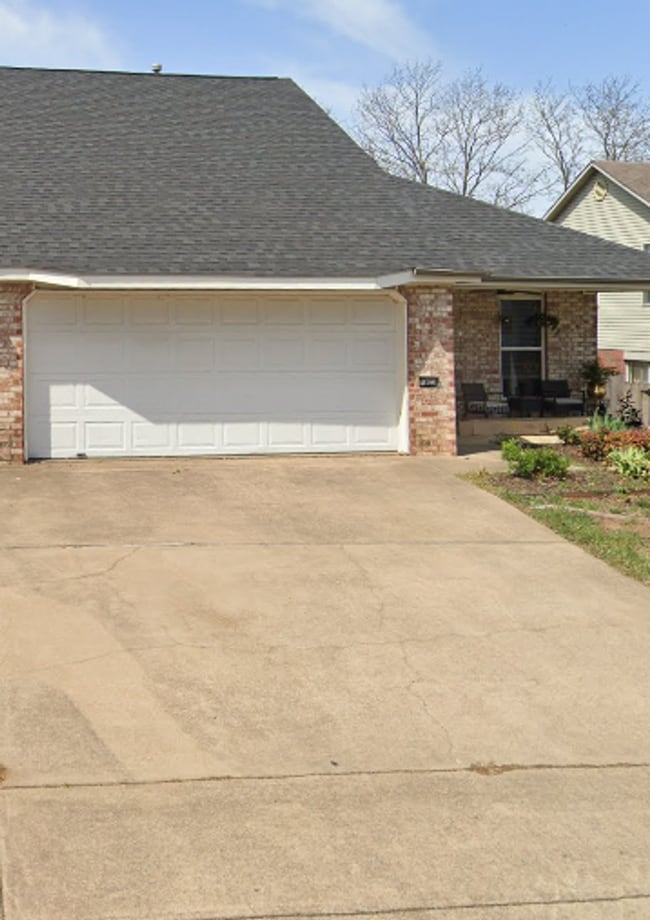 Building Photo - 3 Bedrooms with 2 1/2 baths Fayetteville!!! Rental