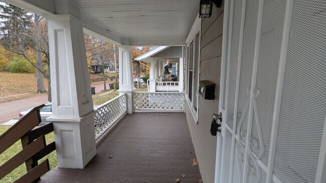 Photo - Welcome to this charming 3-bedroom, 1-bathroom home located in the heart of Akron