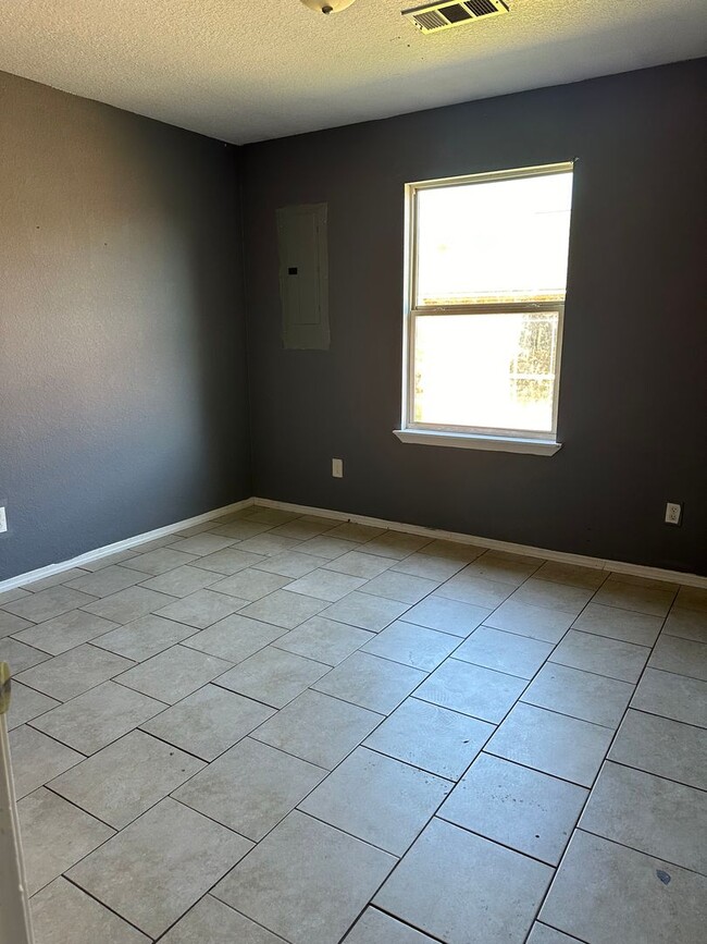 Photo - 1619 Cherry St