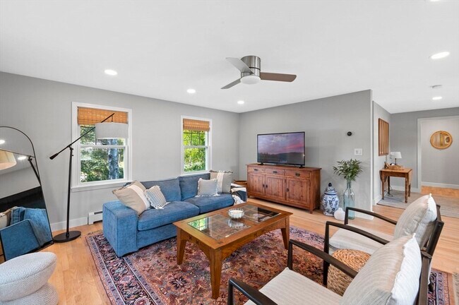 Photo - 15 Meadow Ln