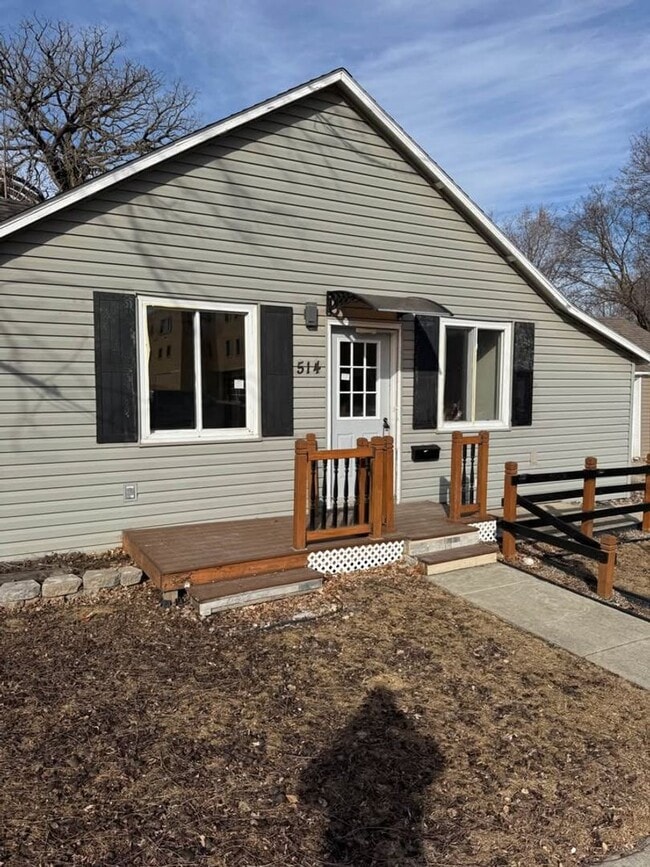 Building Photo - House for Rent