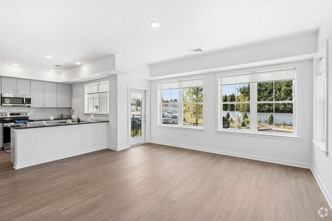 2BR, 2BA - 1,115SF - Living Room