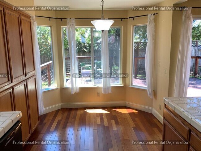 Beautiful Eastside 4 Bedroom, 3 Full baths in quiet neighborhood