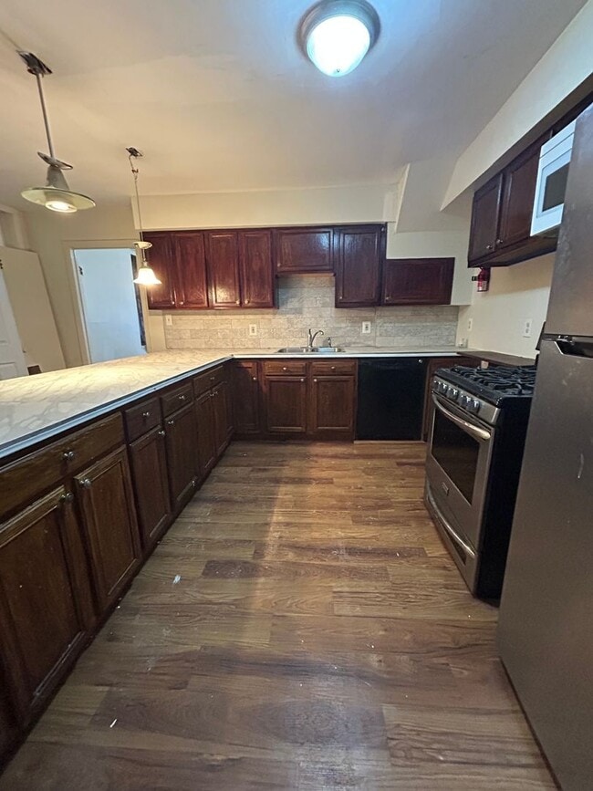 Photo - 52 N 18th St Unit Apartment A