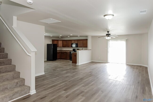 Photo - 120 Darrow Creek Dr