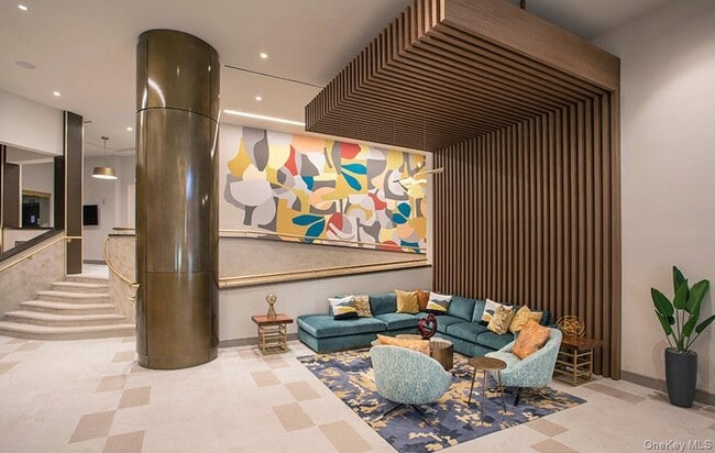 Photo - 1 Martine Ave Unidad 812