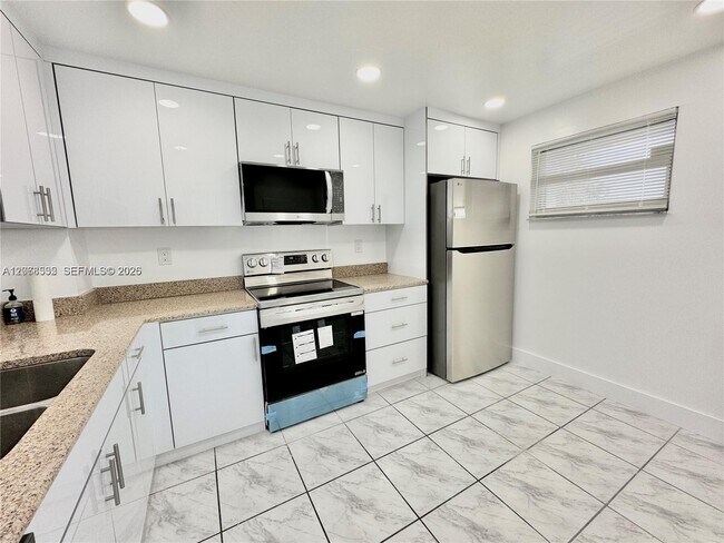 Photo - 1075 Riverside Dr Unit 302