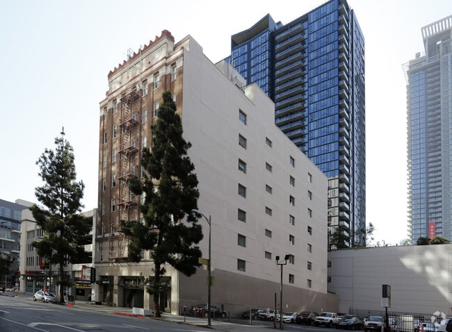 Building Photo - South Park Lofts