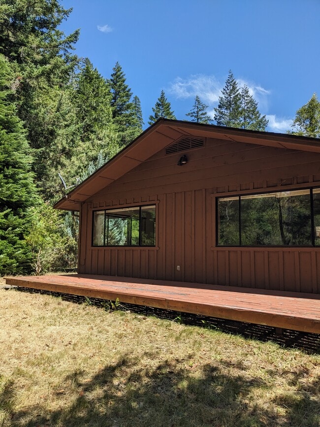 Building Photo - 4499 Agness Rd Rental