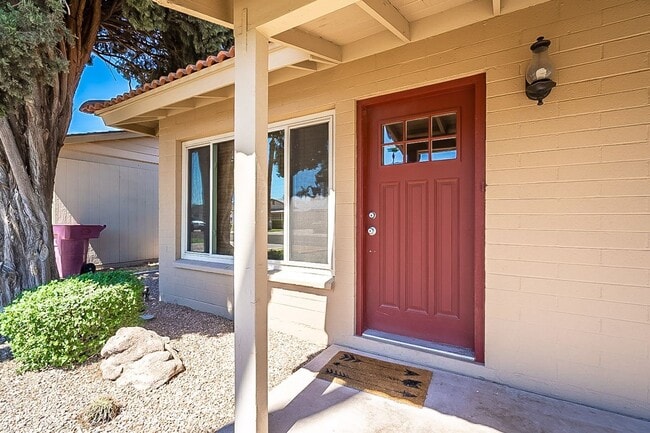 Photo - South Scottsdale with Views of Camelback!