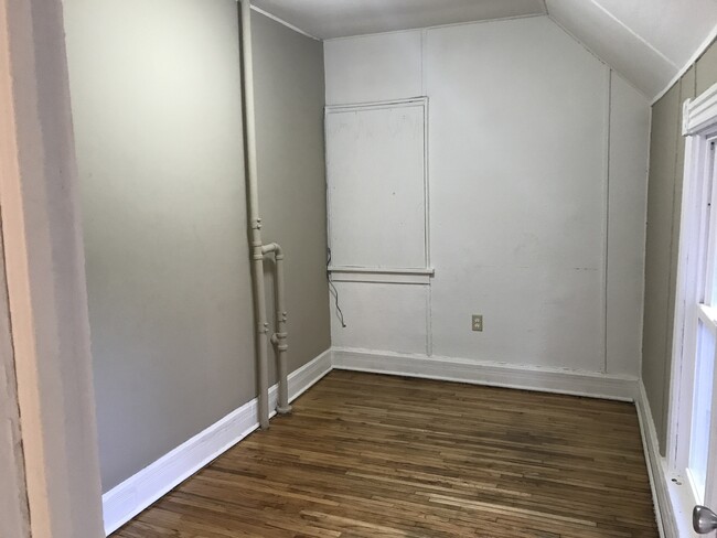 Photo - 909 Margaret St Unit Upper Level #2