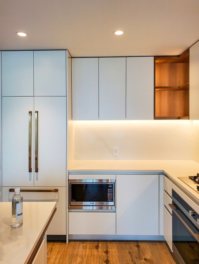 Photo - 720 Farrow St