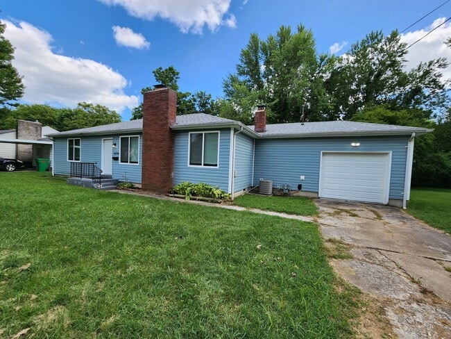 Photo - Spacious 3-Bedroom, 1-Bathroom Home AVAILABLE NOW!!