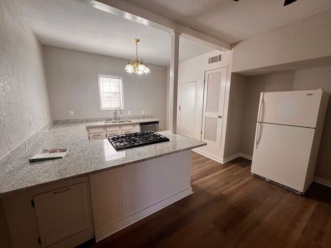 Photo - 1521 S State St Unit A