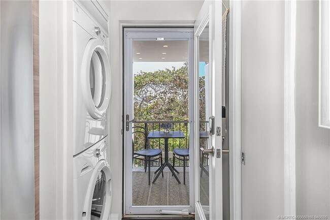 Building Photo - 1289 NE Ocean Blvd Unit 11