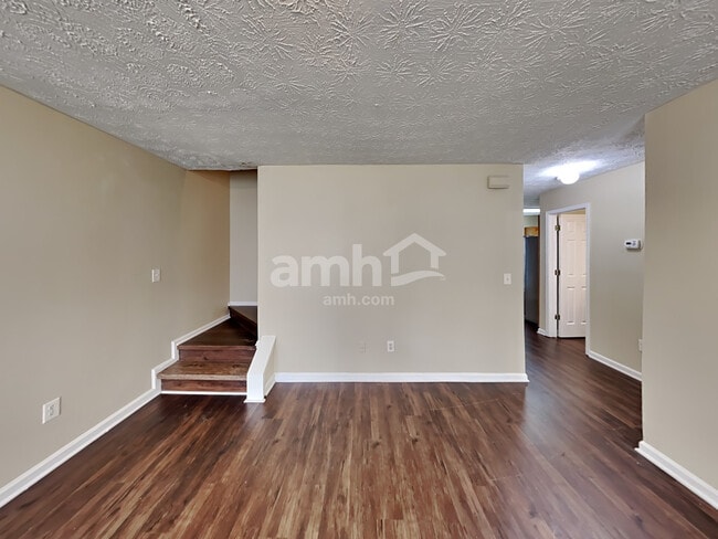 Photo - 435 Shenandoah Ct