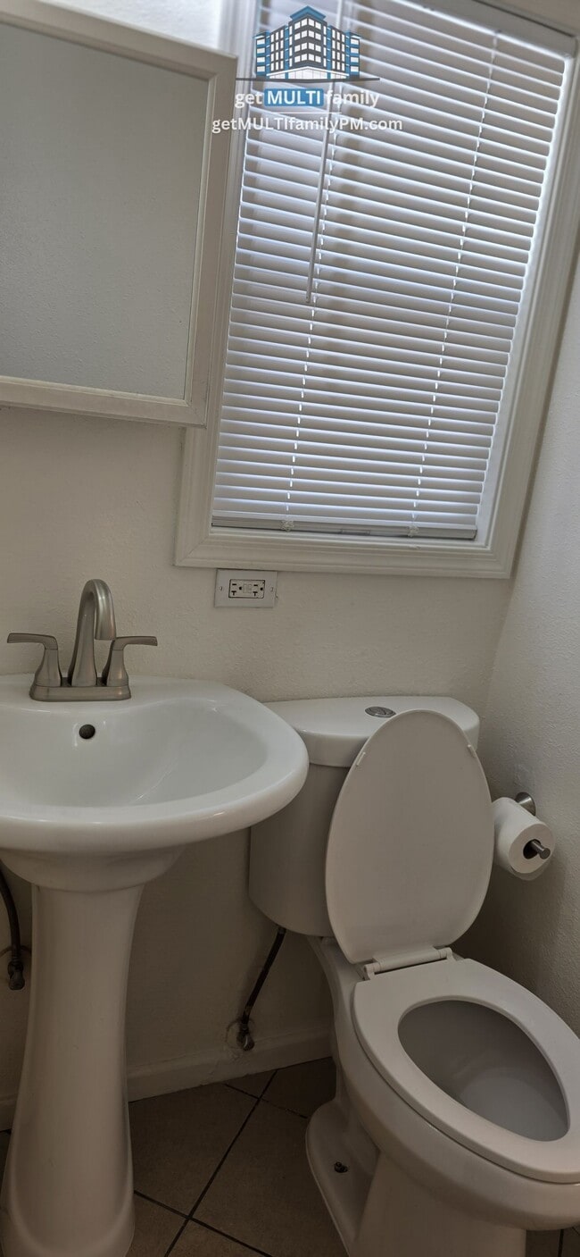Photo - 3926 E Earll Dr Unit 3