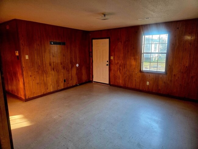 Photo - 187 Land Ave