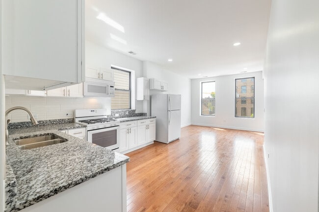 Photo - 914 W 19th Plz Unit 2